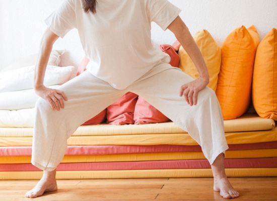 POSTURA DE CHIKUNG DE PROFES - TERAPIA CORPORAL CON YOGA Y CHI KUNG